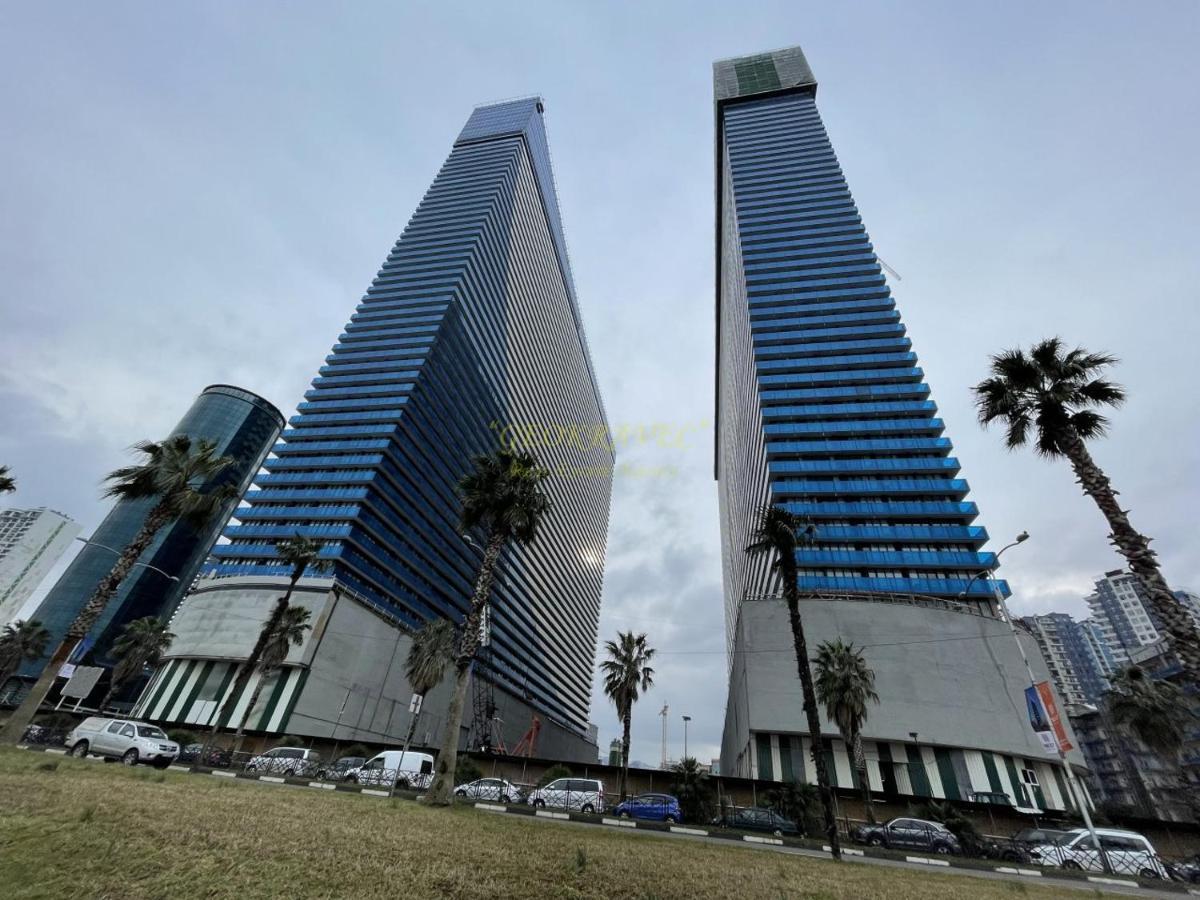 Orbi City Hotel On The Sea Batumi Bagian luar foto