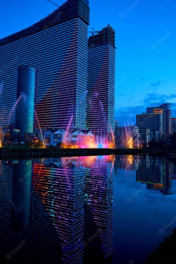 Orbi City Hotel On The Sea Batumi Bagian luar foto