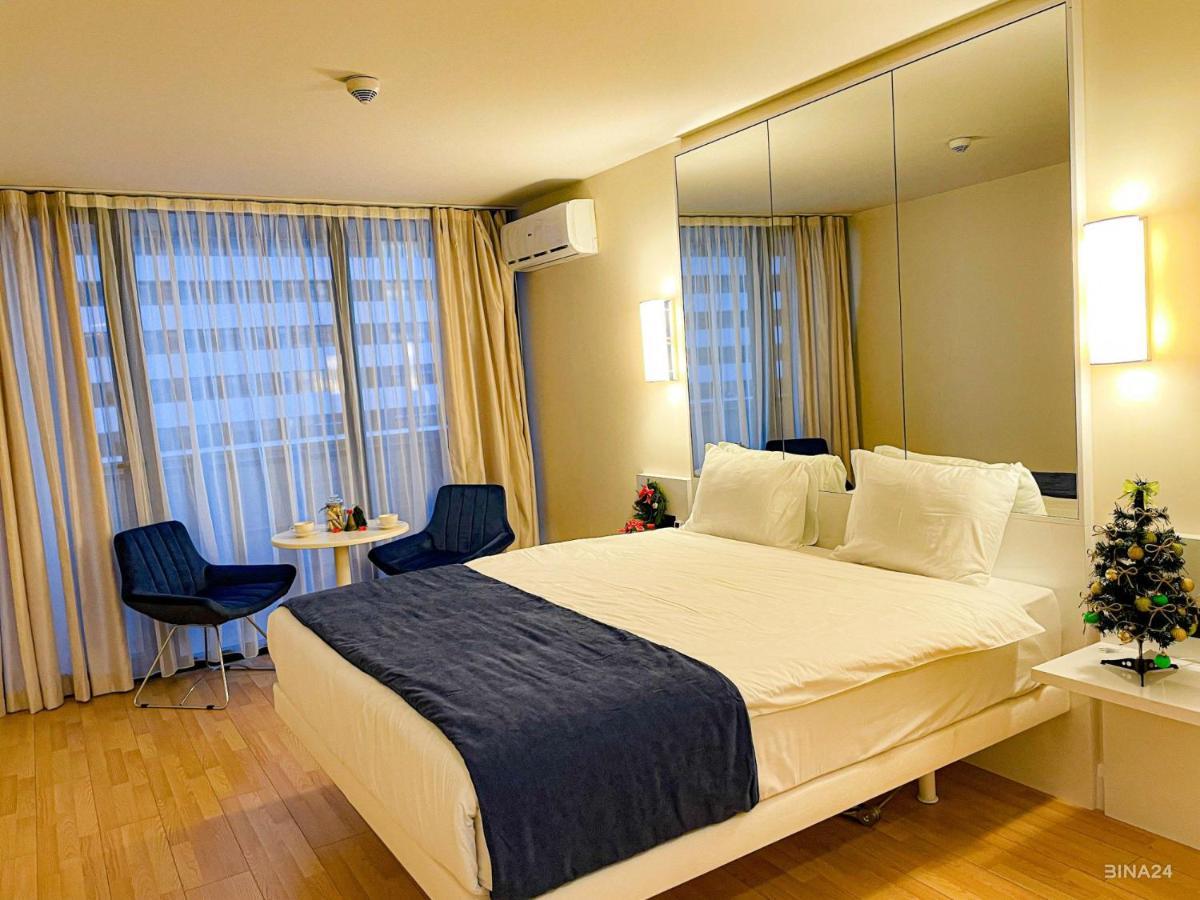 Orbi City Hotel On The Sea Batumi Bagian luar foto