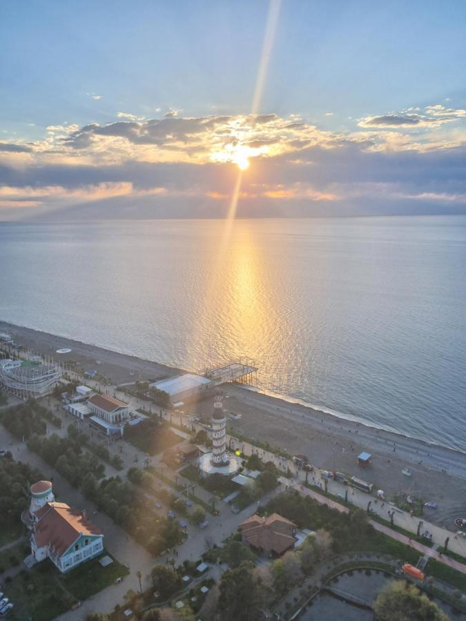 Orbi City Hotel On The Sea Batumi Bagian luar foto