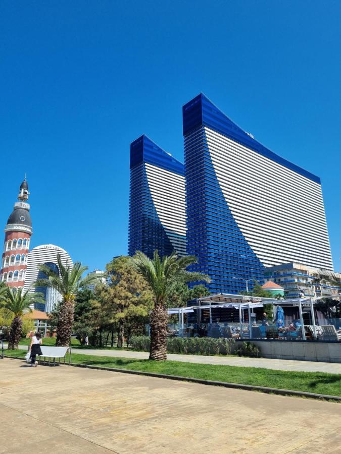 Orbi City Hotel On The Sea Batumi Bagian luar foto