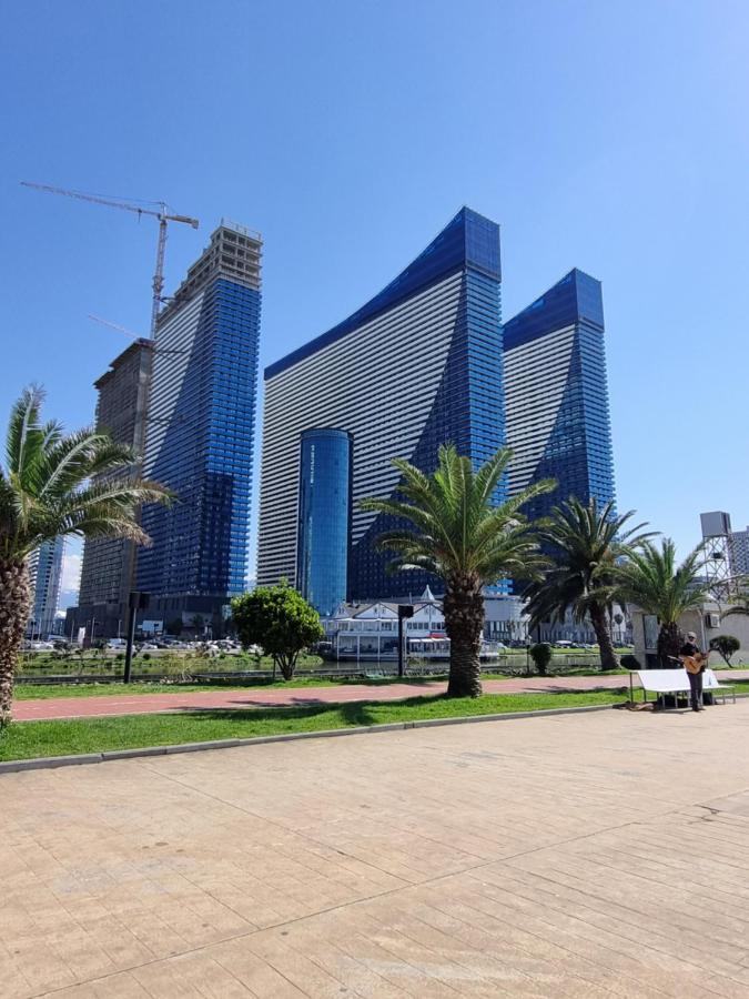 Orbi City Hotel On The Sea Batumi Bagian luar foto