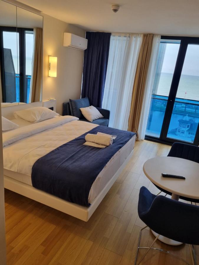 Orbi City Hotel On The Sea Batumi Bagian luar foto