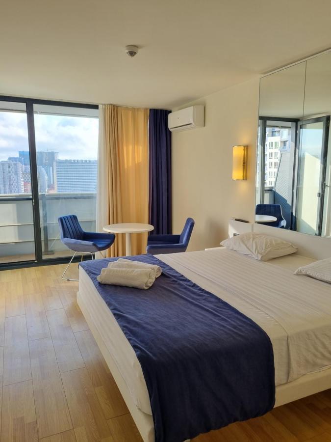 Orbi City Hotel On The Sea Batumi Bagian luar foto