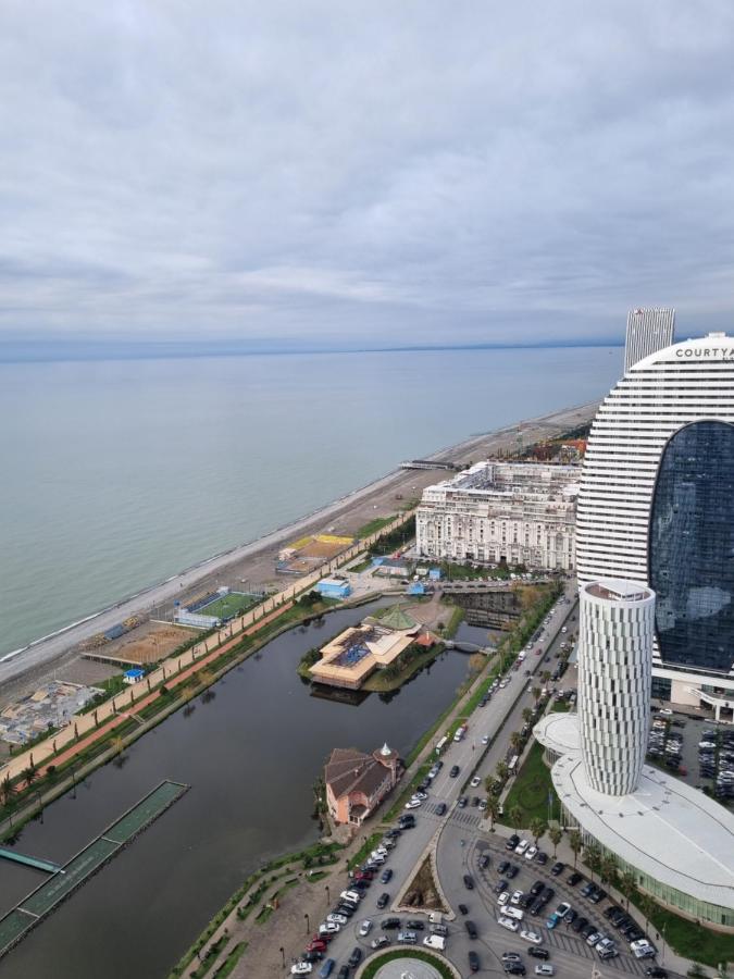 Orbi City Hotel On The Sea Batumi Bagian luar foto