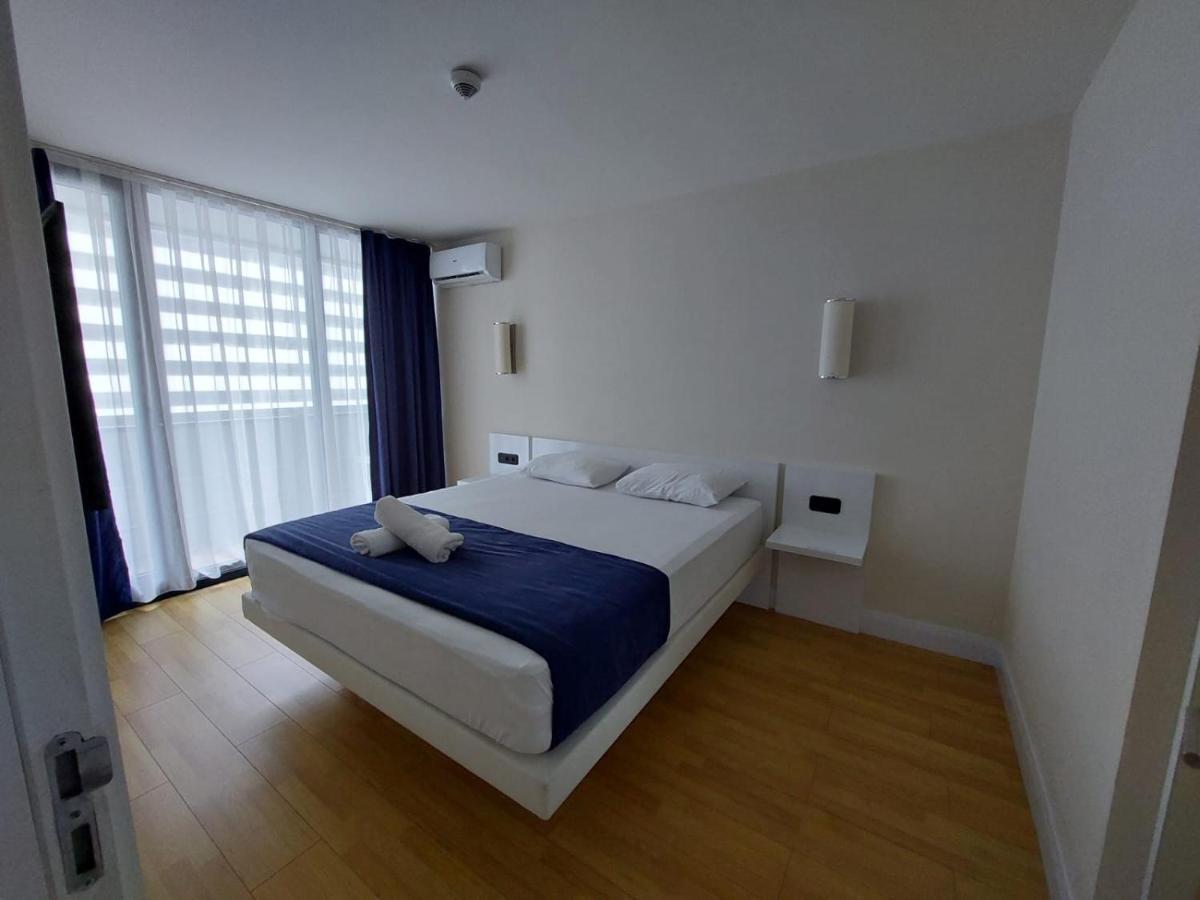 Orbi City Hotel On The Sea Batumi Bagian luar foto