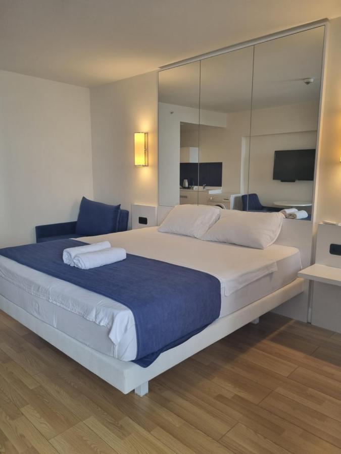 Orbi City Hotel On The Sea Batumi Bagian luar foto