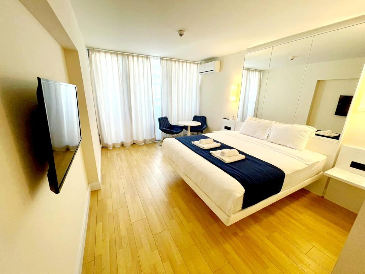 Orbi City Hotel On The Sea Batumi Bagian luar foto