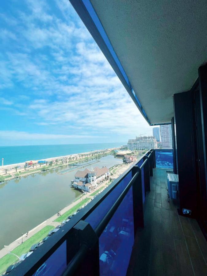 Orbi City Hotel On The Sea Batumi Bagian luar foto